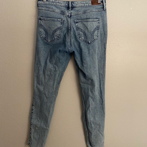 Distressed Denim Jean Hollister - Picture 2 of 5